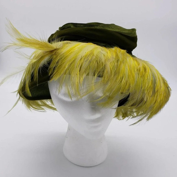 Vintage Calot Style Hat in Stunning Green and Citron Velvet & Feathers H… - Picture 1 of 7